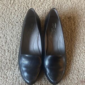 AEROSOLES Black Leather Loafer Flats
